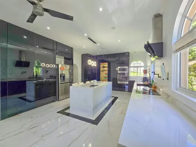 Descubre esta impresionante residencia de lujo ubicada en una de las zonas más exclusivas de Piedades de Santa Ana, dentro de un residencial privado con seguridad 24/7. Diseñada para ..., photo 10