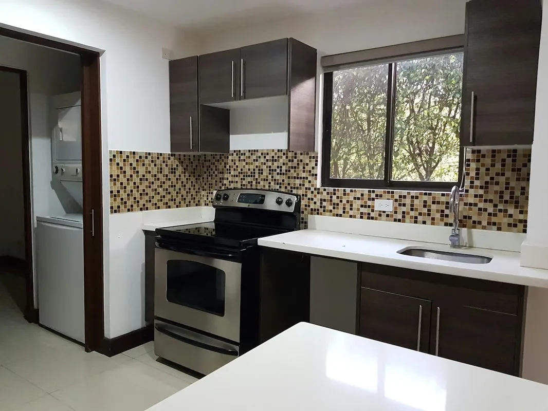 HOUSE FOR SALE IN PARQUES DEL SOL WITH APPLIANCES FOR INVESTMENT, photo 6