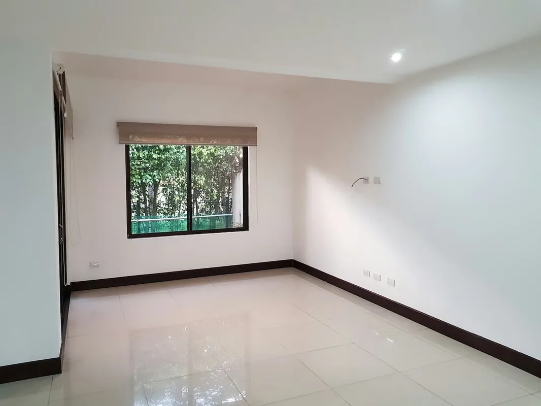 HOUSE FOR SALE IN PARQUES DEL SOL WITH APPLIANCES FOR INVESTMENT, photo 8