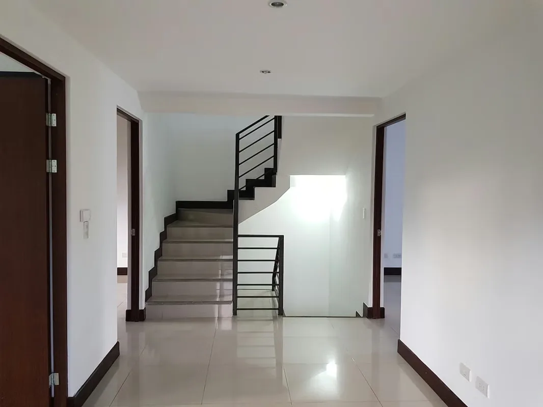 HOUSE FOR SALE IN PARQUES DEL SOL WITH APPLIANCES FOR INVESTMENT, photo 9