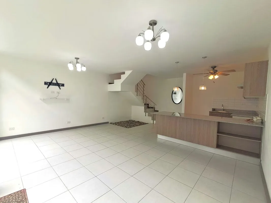 Discover this 3-level home, ideal for those seeking comfort, style, and a prime location in one of the ..., photo 6