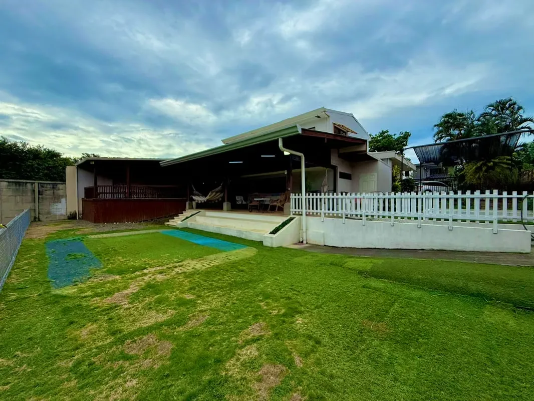 ESCAZU GUACHIPELIN LARGE HOUSE WITH POOL IN RESIDENTIAL, photo 5