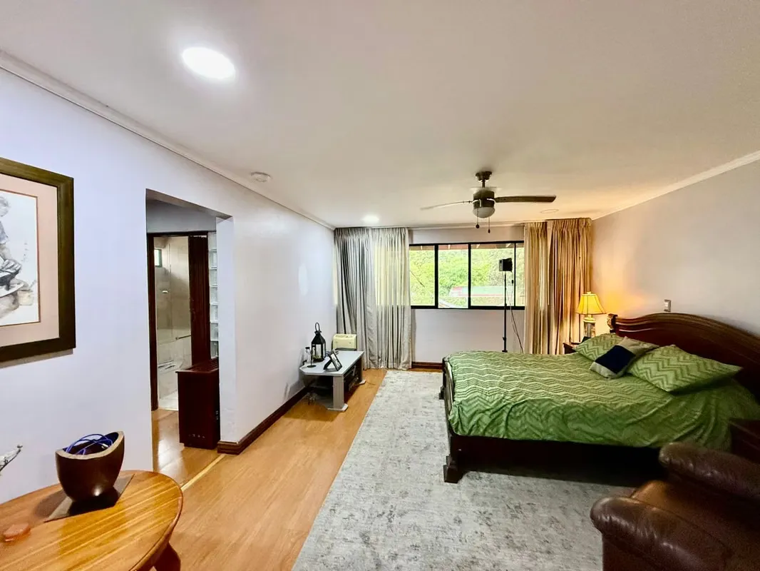 ESCAZU GUACHIPELIN LARGE HOUSE WITH POOL IN RESIDENTIAL, photo 8