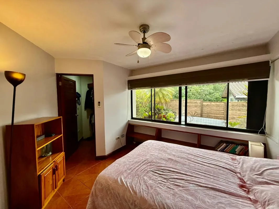 ESCAZU GUACHIPELIN LARGE HOUSE WITH POOL IN RESIDENTIAL, photo 10