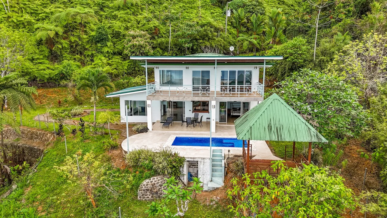 MOUNTAIN PROPERTY WITH OCEAN VIEWS IN THE UP OF TRES RIOS – 2.75 ACRES