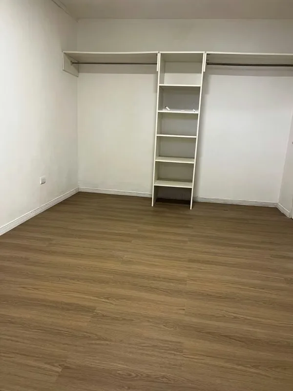 Se alquila local comercial para oficinas/consultorios/estetica/produccion/tienda/etc. NO Restaurante., photo 4