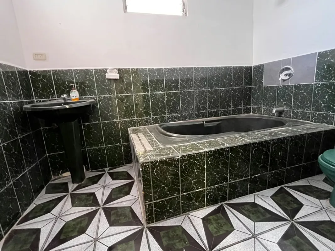 Se alquila local comercial para oficinas/consultorios/estetica/produccion/tienda/etc. NO Restaurante., photo 5