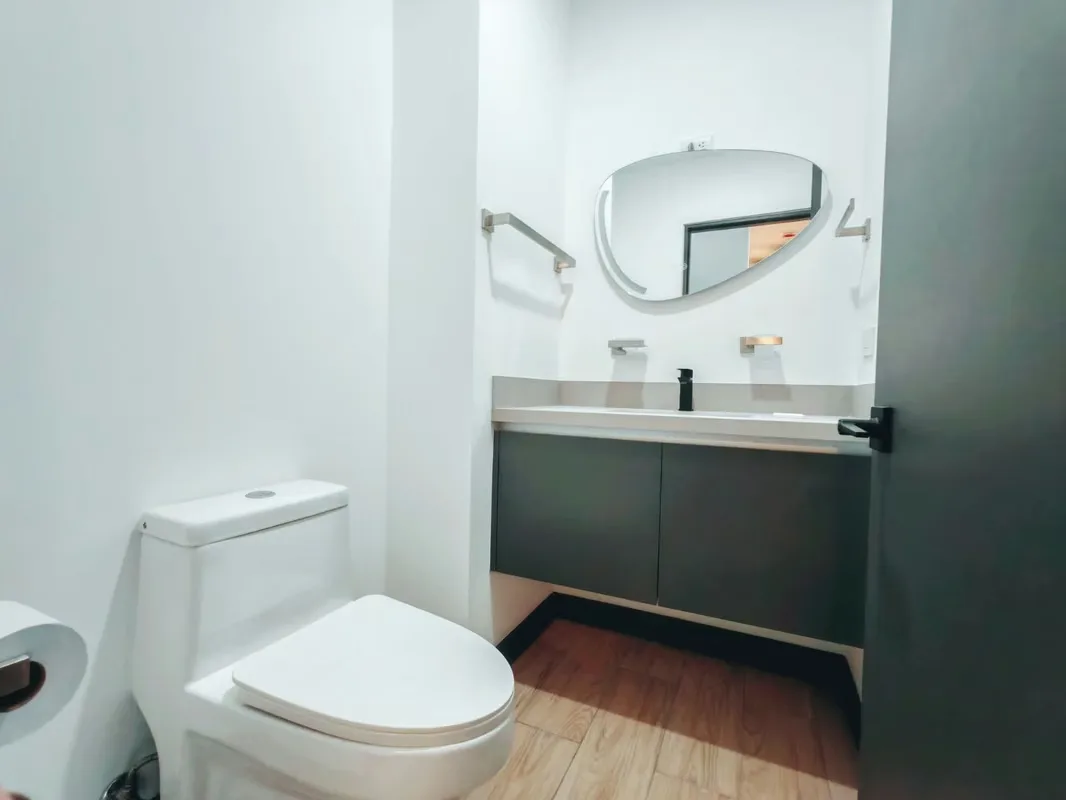 Descubre tu nuevo hogar en una de las zonas más cotizadas de Santa Ana. Este moderno apartamento ..., photo 4