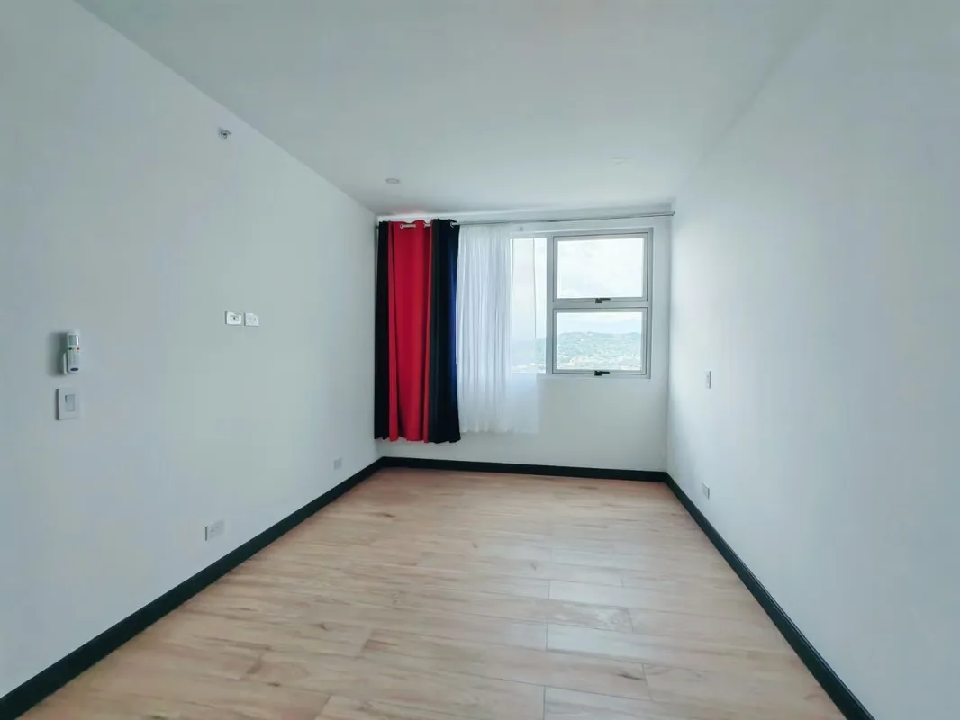 Descubre tu nuevo hogar en una de las zonas más cotizadas de Santa Ana. Este moderno apartamento ..., photo 9