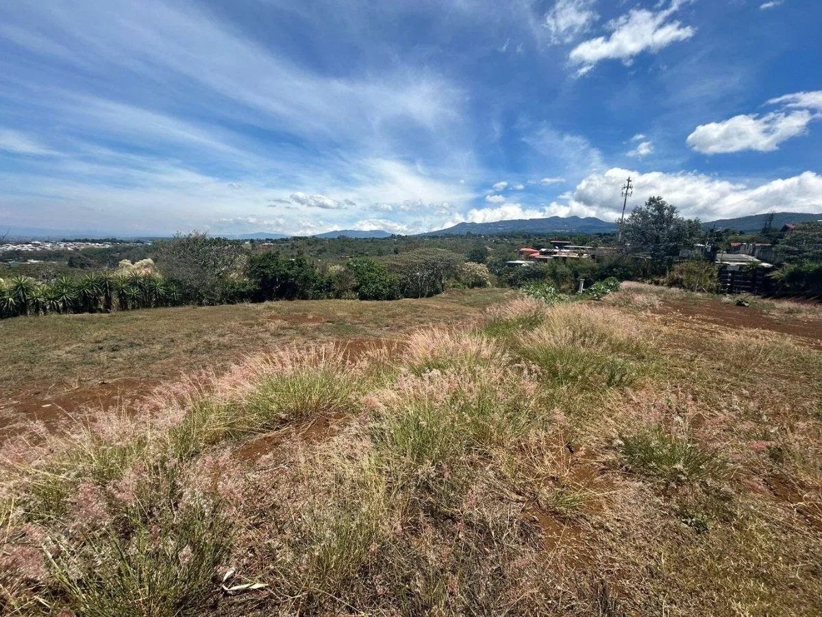 Terreno con terrazas y vista panorámica ideal para construir a lo grande en Heredia #24-1552 GS - Venta en San Rafael