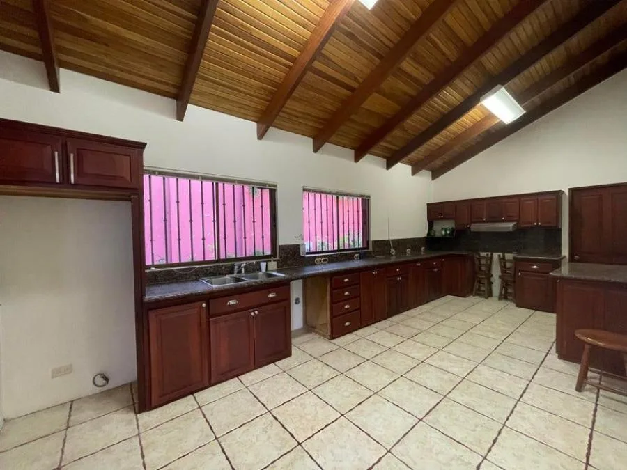 CASA EN VENTA EN ESCAZU, cod: CTL 22-1461 - Venta en Escazú, photo 4