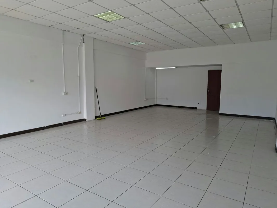 Local 66 m2 en Centro Comercial en San Pedro, photo 10