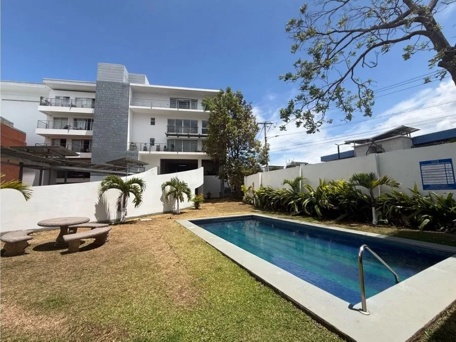 Alquiler apartamento amplio al costado UCR