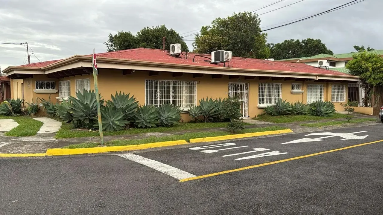 House for Sale – Ideal for Offices or Residence – Spacious Property in Rohmoser, San José