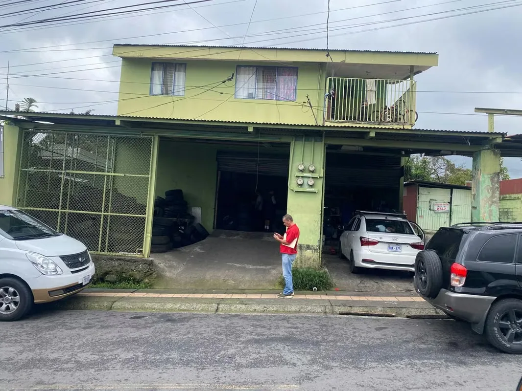MM. Propiedad de uso mixto, comercial y habitacional en el centro de San Juan de Dios de Desamaparados. Actualmente tiene patente de taller automotriz. La propiedad cuenta con544m2 de ...