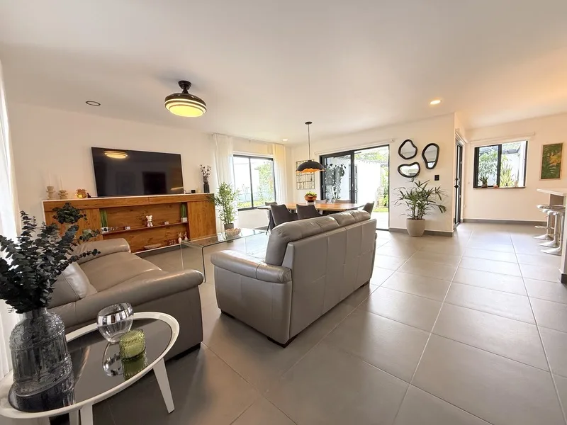 4 Bed Single Family Homes For Sale in Santa Ana