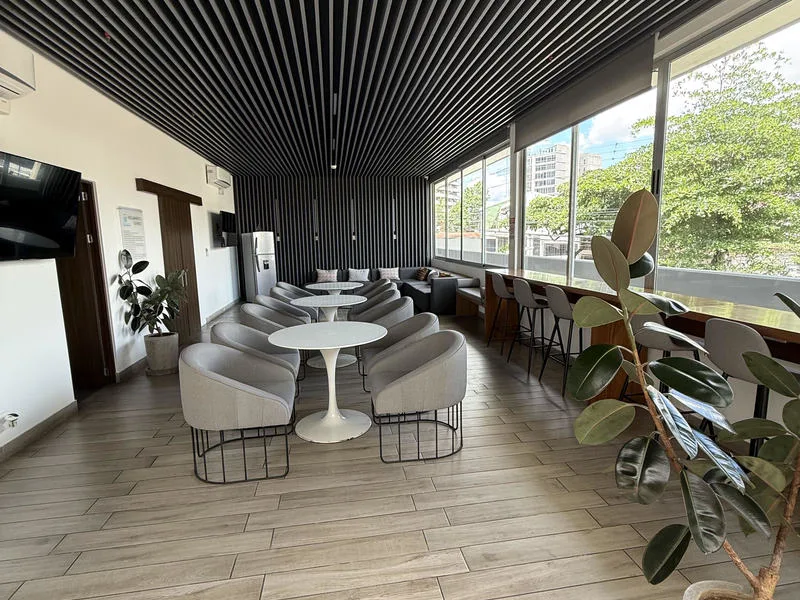1 Bed Condo To Rent in Rohrmoser