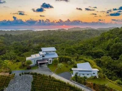Casa de huéspedes y piscina infinita con vistas al océano. Lujosa propiedad., photo 3