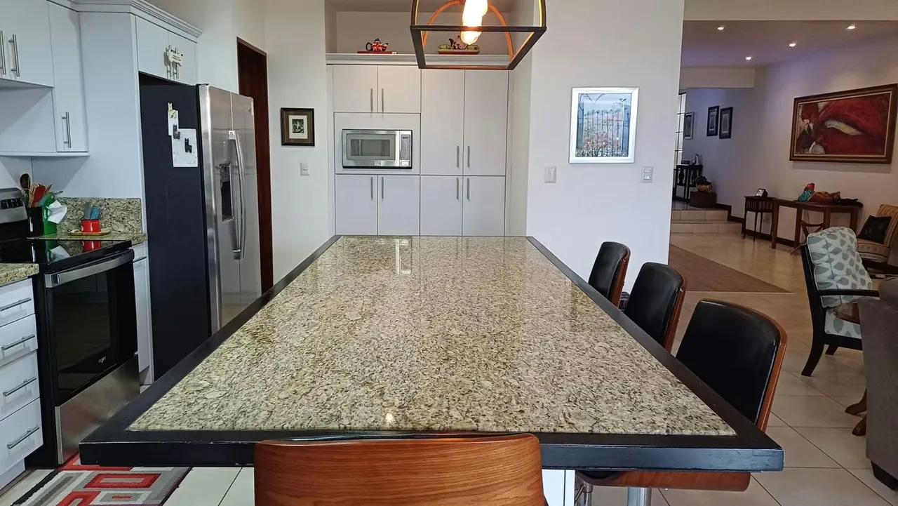 Exclusiva casa en Colinas de Monte Alegre - Lujo, Vistas y Confort Ubicada en la zona más prestigiosa del este, esta imponente casa de múltiples niveles fusiona clase y distinción, ..., photo 6