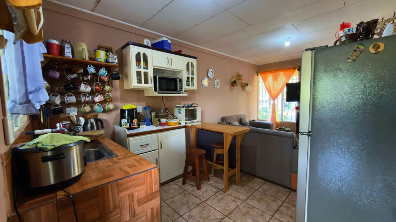 Rural Home with a Peaceful Atmosphere in Playa Verde, Santa Elena 206 m² Lot, photo 8