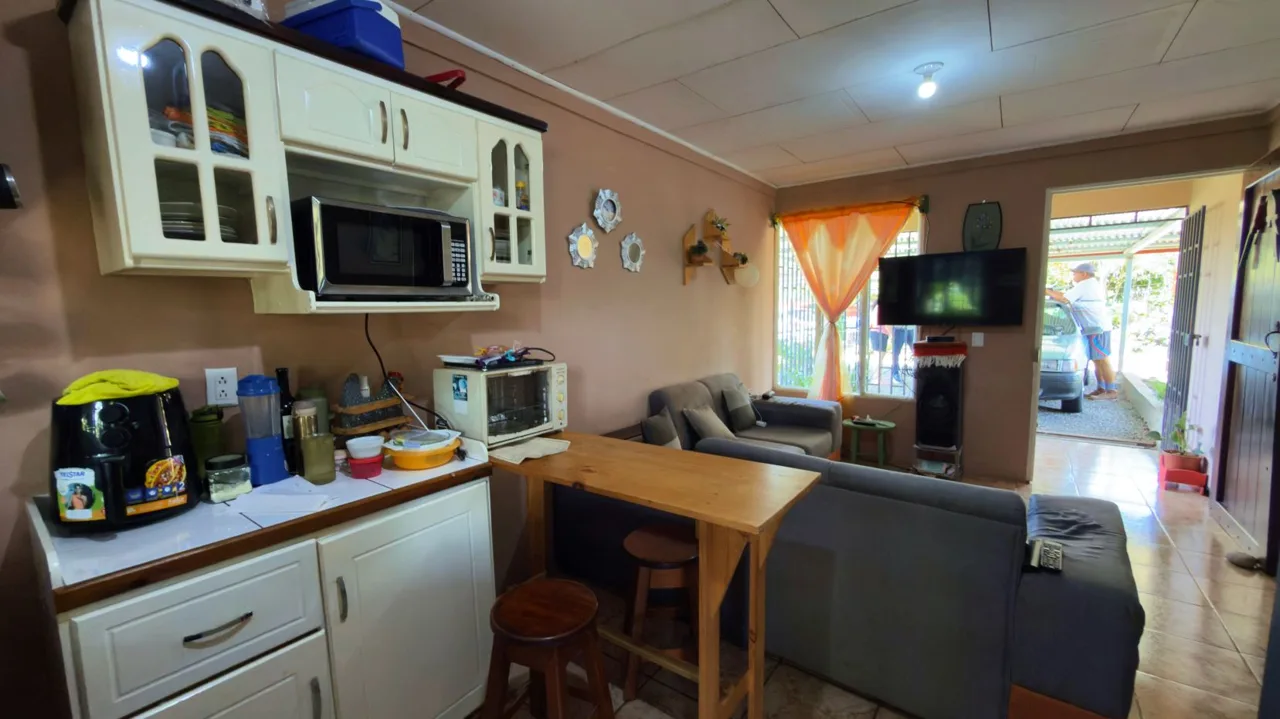 Rural Home with a Peaceful Atmosphere in Playa Verde, Santa Elena 206 m² Lot, photo 9