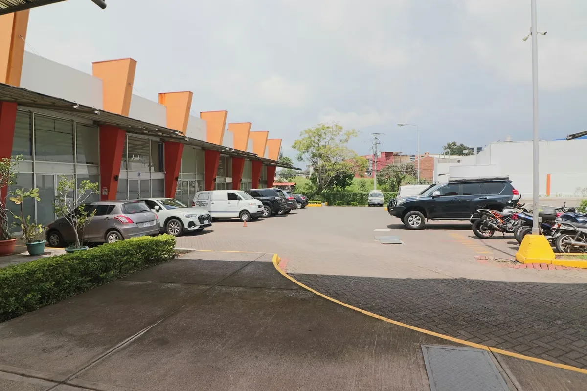 Ubicado en una de las zonas comerciales más deseadas de Escazú, este espacio comercial de 72 m² se encuentra en Plaza Valle del Sol, un complejo prestigioso y reconocido en Escazú ..., photo 2