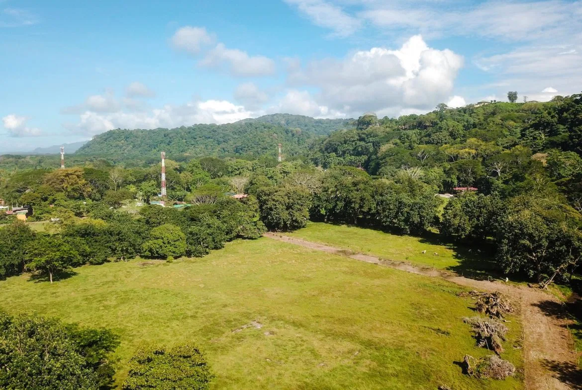 BUILDING PROPERTY IN A STEPS OF DOMINICAL BEACH, IN DOMINICAL – 3.8 ACRES, photo 4