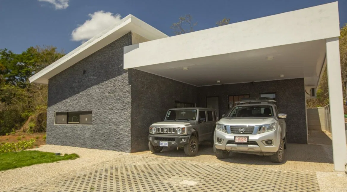 Modern 2-Bedroom Home in Residencial Mediterraneo - Playas del Coco