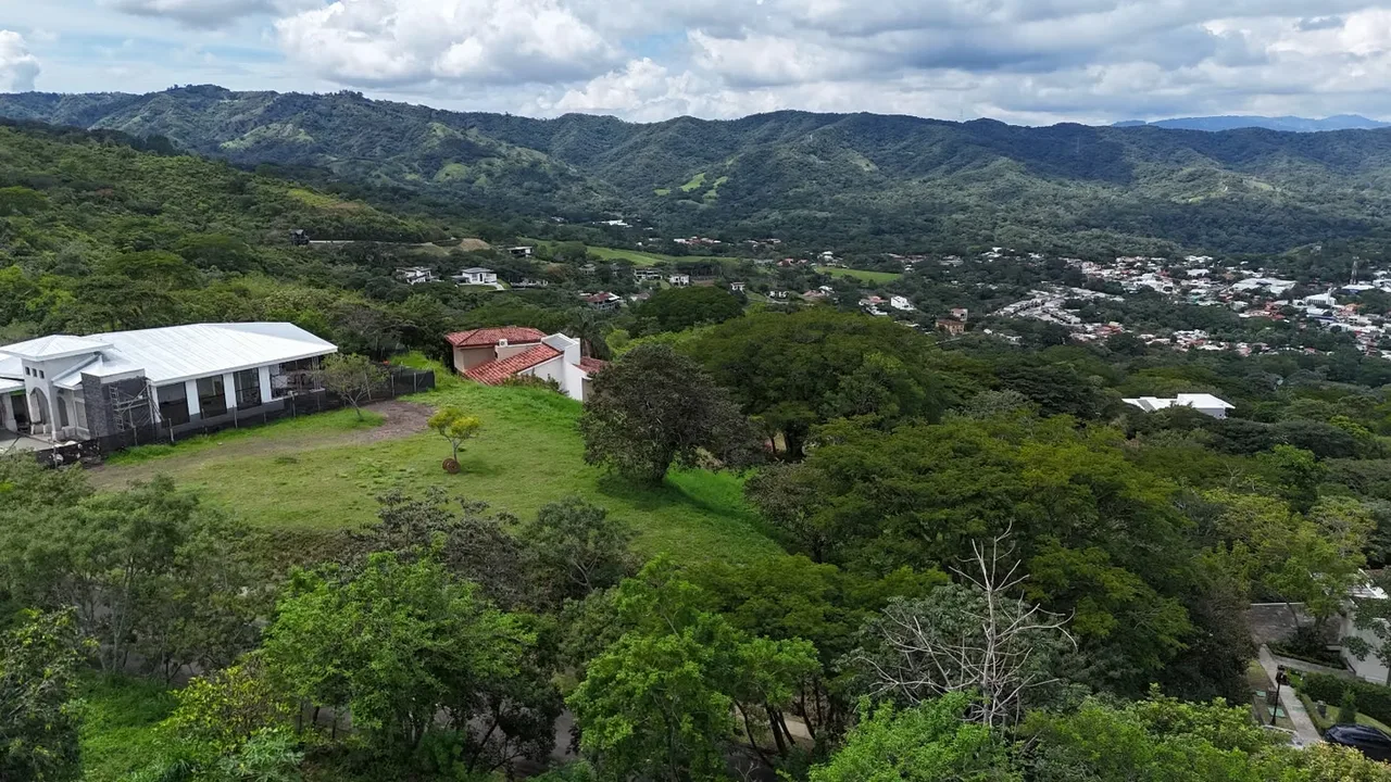 FOR SALE- LOT WITH PANORAMIC VIEWS – CIUDAD COLON