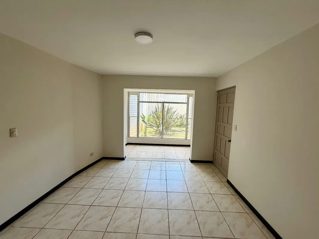Esta hermosa propiedad, de estilo único, se encuentra en un residencial muy tranquilo y seguro, en Bello Horizonte de Escazú, de fácil acceso, cerca de comercio en general., photo 15