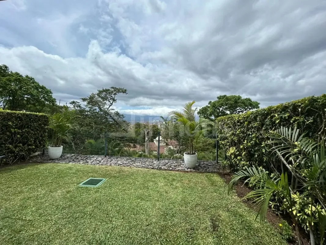 Disponible para alquiler esta elegante townhouse ubicada en Jaboncillo, ofrece 268 m2 de construcción distribuidos en tres niveles, dentro de uno de los condominios más exclusivos y ..., photo 13