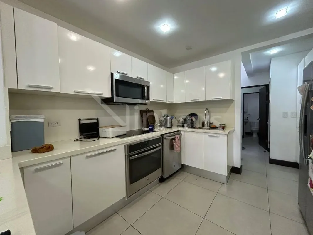 Disponible para alquiler esta elegante townhouse ubicada en Jaboncillo, ofrece 268 m2 de construcción distribuidos en tres niveles, dentro de uno de los condominios más exclusivos y ..., photo 4