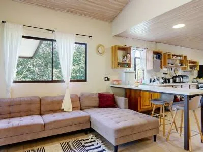 Casa nueva de 4 habitaciones cerca de la comunidad “Rise”