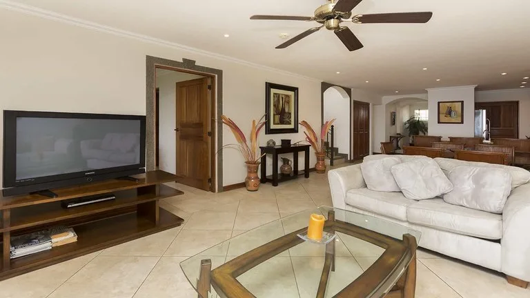 Oceanica #807: Luxurious Condominium with Amazing Ocean View for Rent in Flamingo 