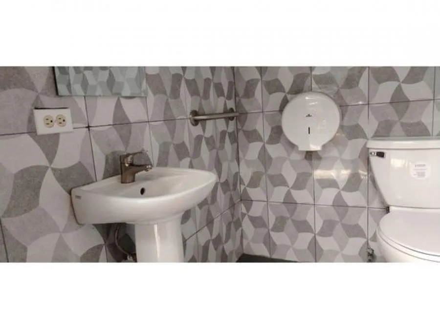 Local en Alquiler, sobre calle principal, Exc.Ubicacion,PJG9502211 - Alquiler / Renta en Goicoechea, photo 2