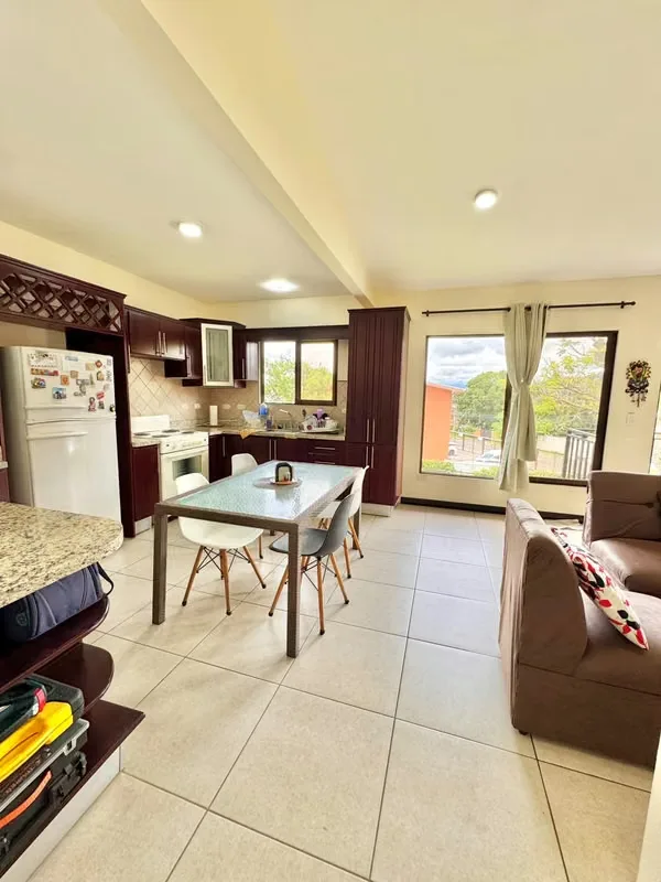 Apartment in Santa Ana with Internet included and 2 parking spaces (No furniture)