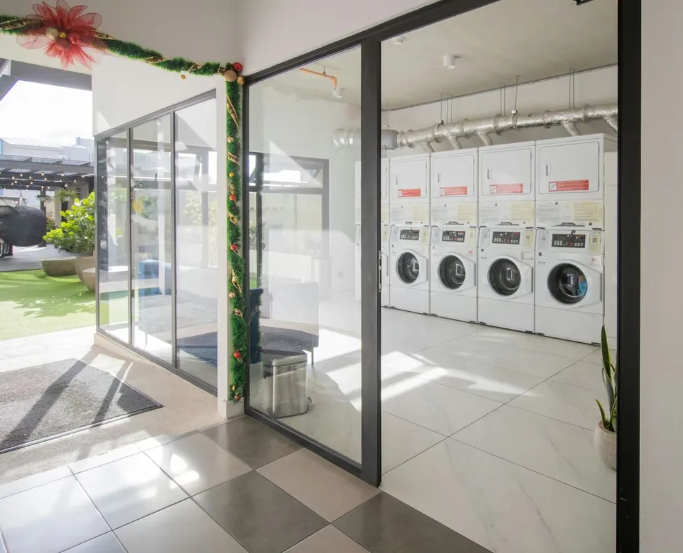 Apartamento amueblado, 1 habitacion,1 baño, seguridad 24/7, Gym, piscina, salón multiuso, jacuzzi, biblioteca San jose,Rohrmoser, Nunciatura, sky garden