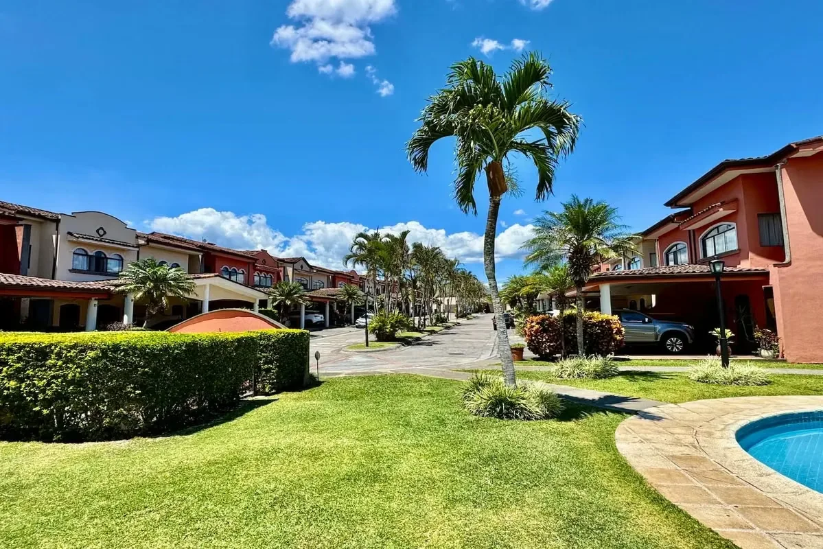 An excellent opportunity to live in one of the most desirable areas of Santa Ana!, photo 5