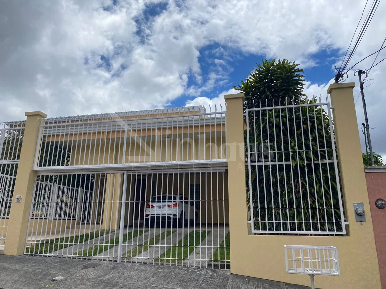 Venta casa en Residencial Altamonte