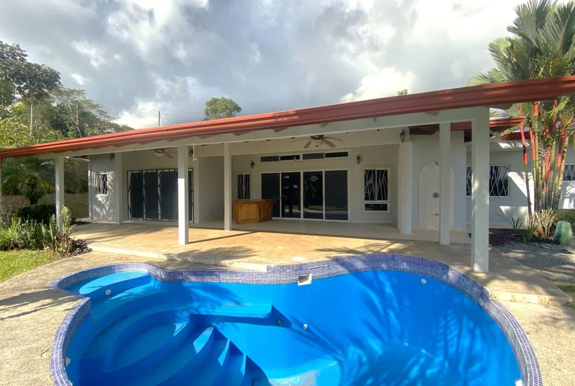 HOUSE WITH THREE BEDROOMS AND MOUNTAINS VIEWS, IN OJOCHAL – 1.8 ACRES, photo 2