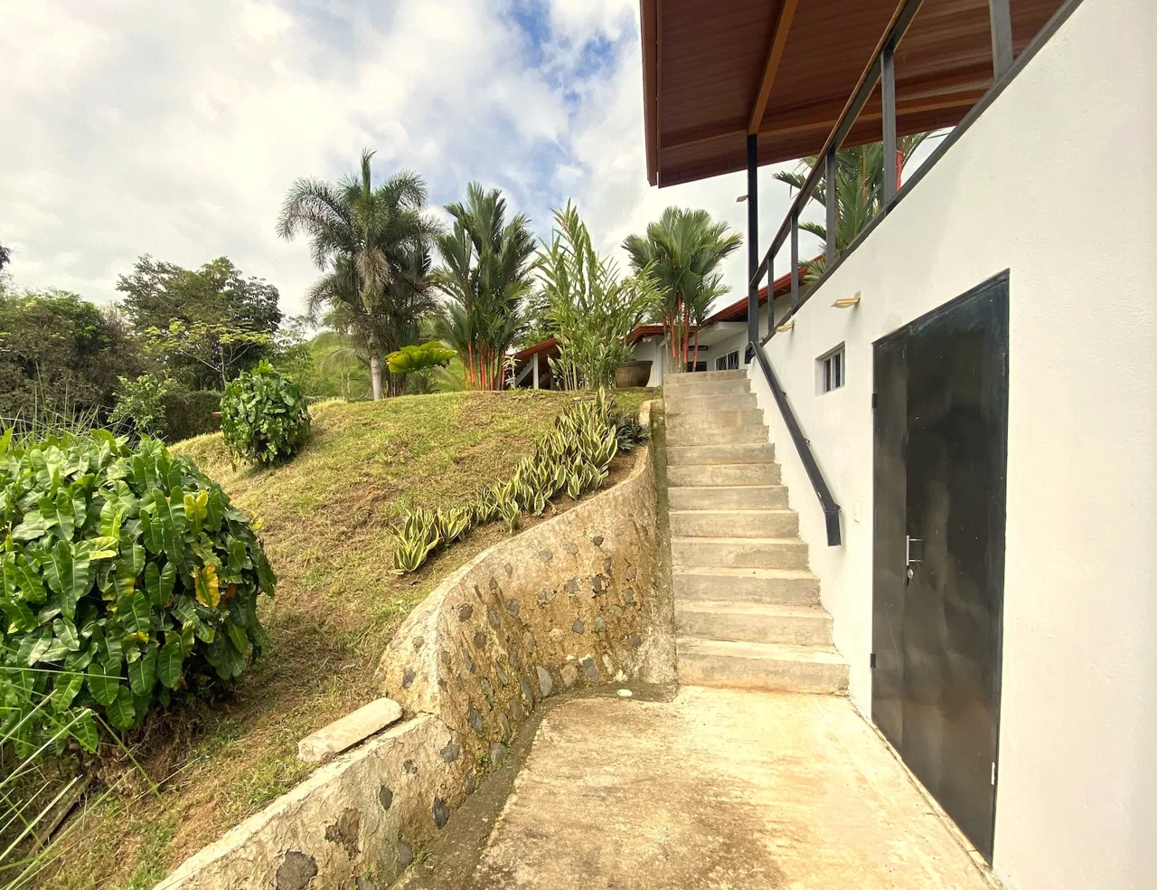 HOUSE WITH THREE BEDROOMS AND MOUNTAINS VIEWS, IN OJOCHAL – 1.8 ACRES, photo 11
