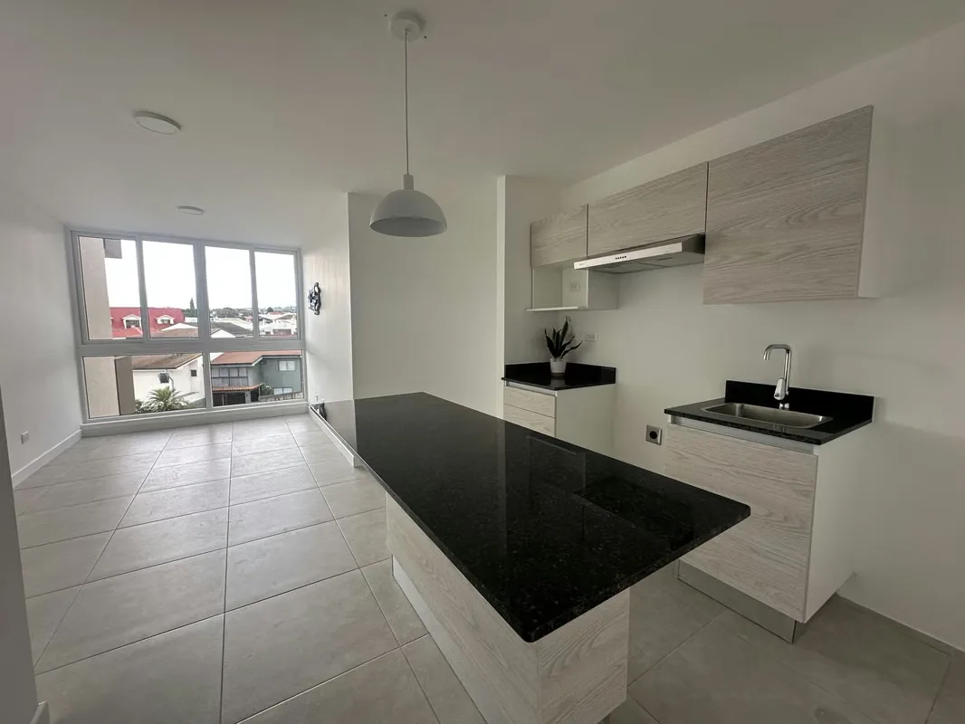 Rent apartment like new/ Covered Parking Space /3 bedrooms / Monte Alto / Curridabat