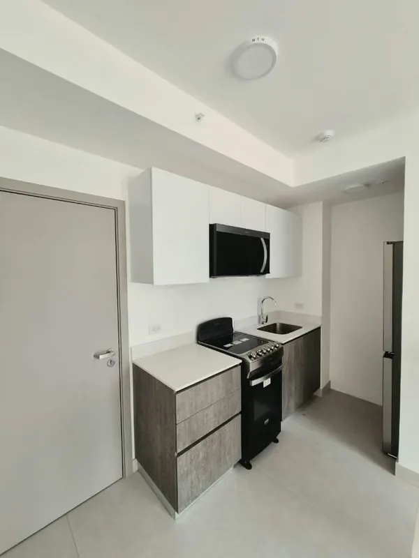 He lives in one of the most secure and new condominiums in southern San José.