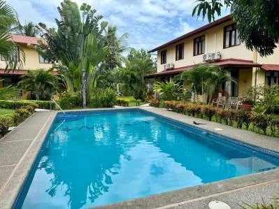 Oportunidad de remodelación de hotel – Jacó, Costa Rica