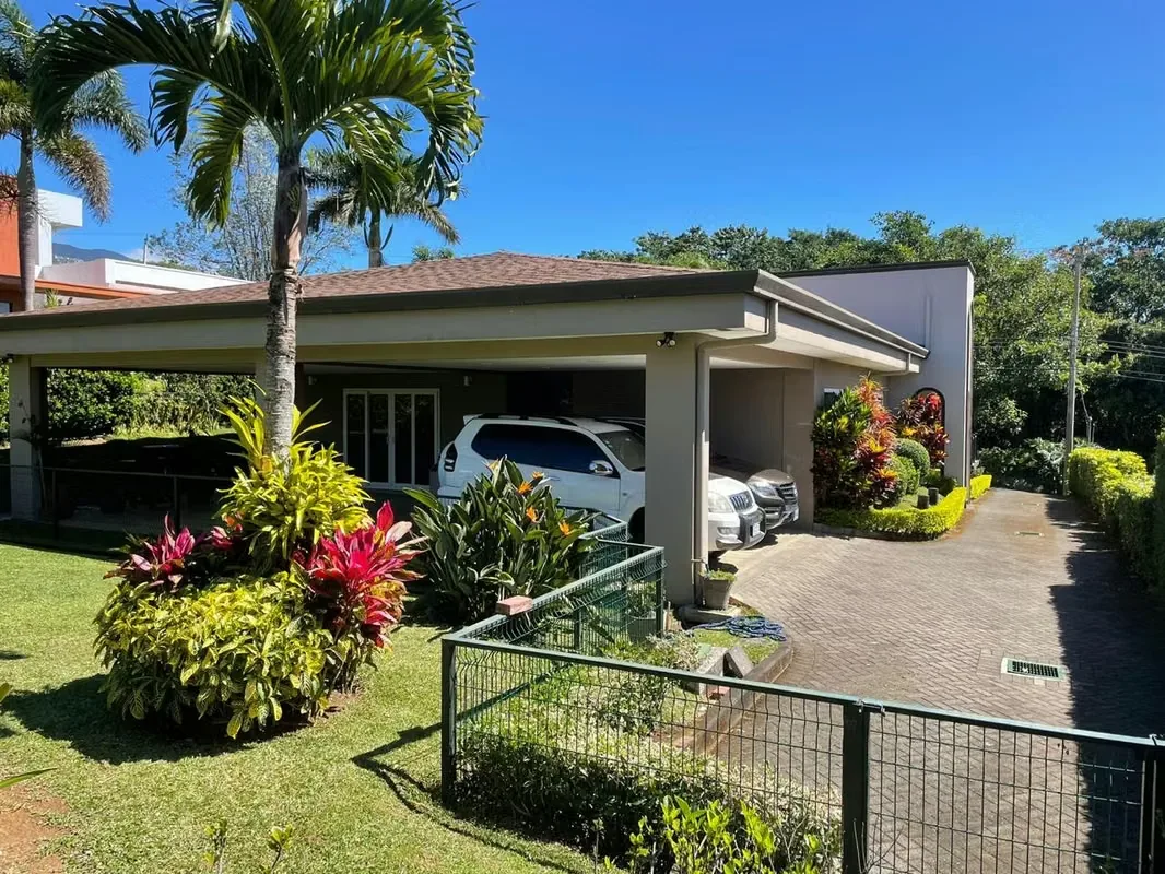 Beautiful and spacious one-floor house within a luxury condo, ideal for those who want to retire in a safe place, surrounded by nature, large green areas, fresh mountain climate, just ..., photo 6