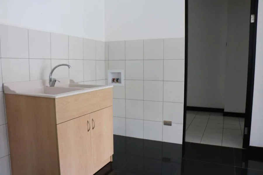 Casa Amplia y Moderna en Venta en Escazu, Guachipelin - Venta en Escazú, photo 2