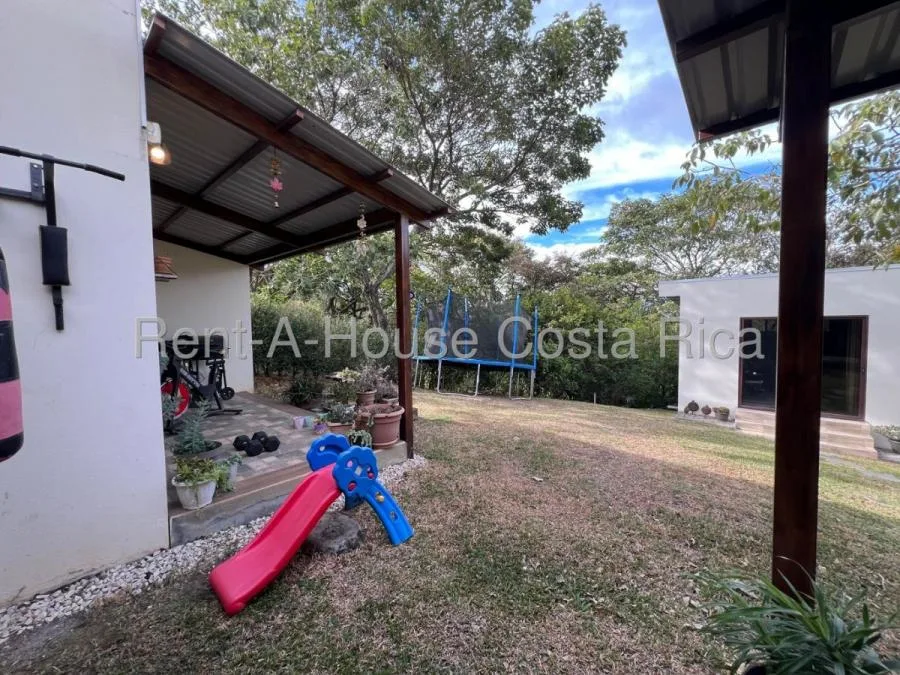 Casa Moderna de Una Planta en Piedades con Estudio Independiente y Jardines Amplios - Venta en Santa Ana, photo 14