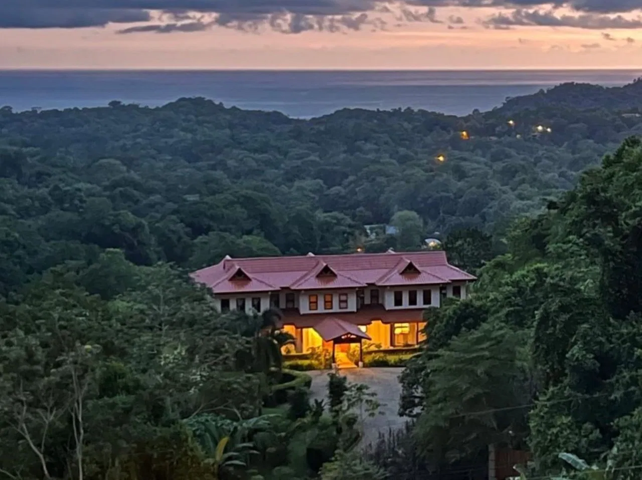 LUXURY LIVING 5 BEDROOM HOME – 1.77 ACRES