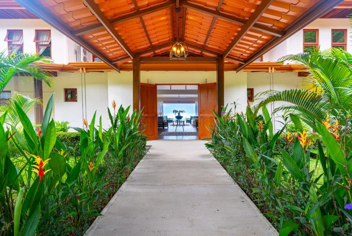 LUXURY LIVING 5 BEDROOM HOME – 1.77 ACRES, photo 12