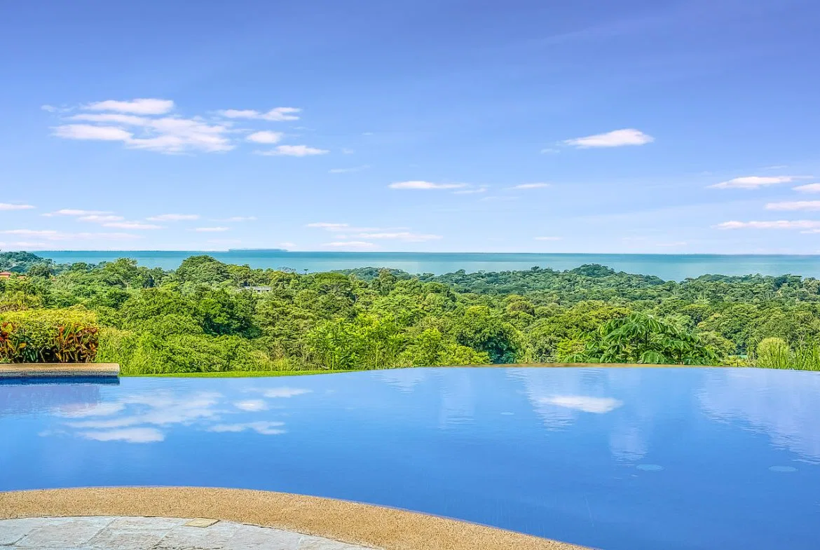LUXURY LIVING 5 BEDROOM HOME – 1.77 ACRES, photo 8